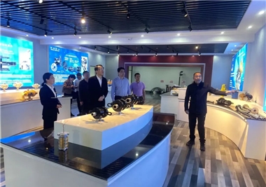 泉州市人大常委会副主任高向荣一行莅临6686体育调研指导